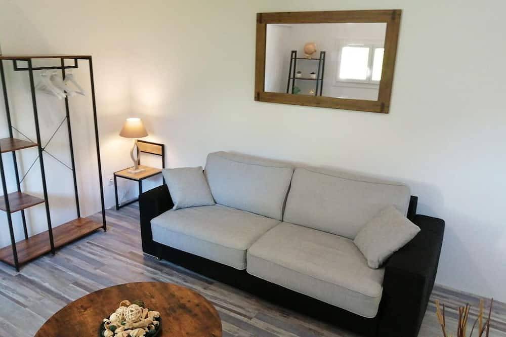 Entire apartment, My gîte in Pélasque ***, open all year round, 45 minutes from Nice airport in Lantosque, Nice region