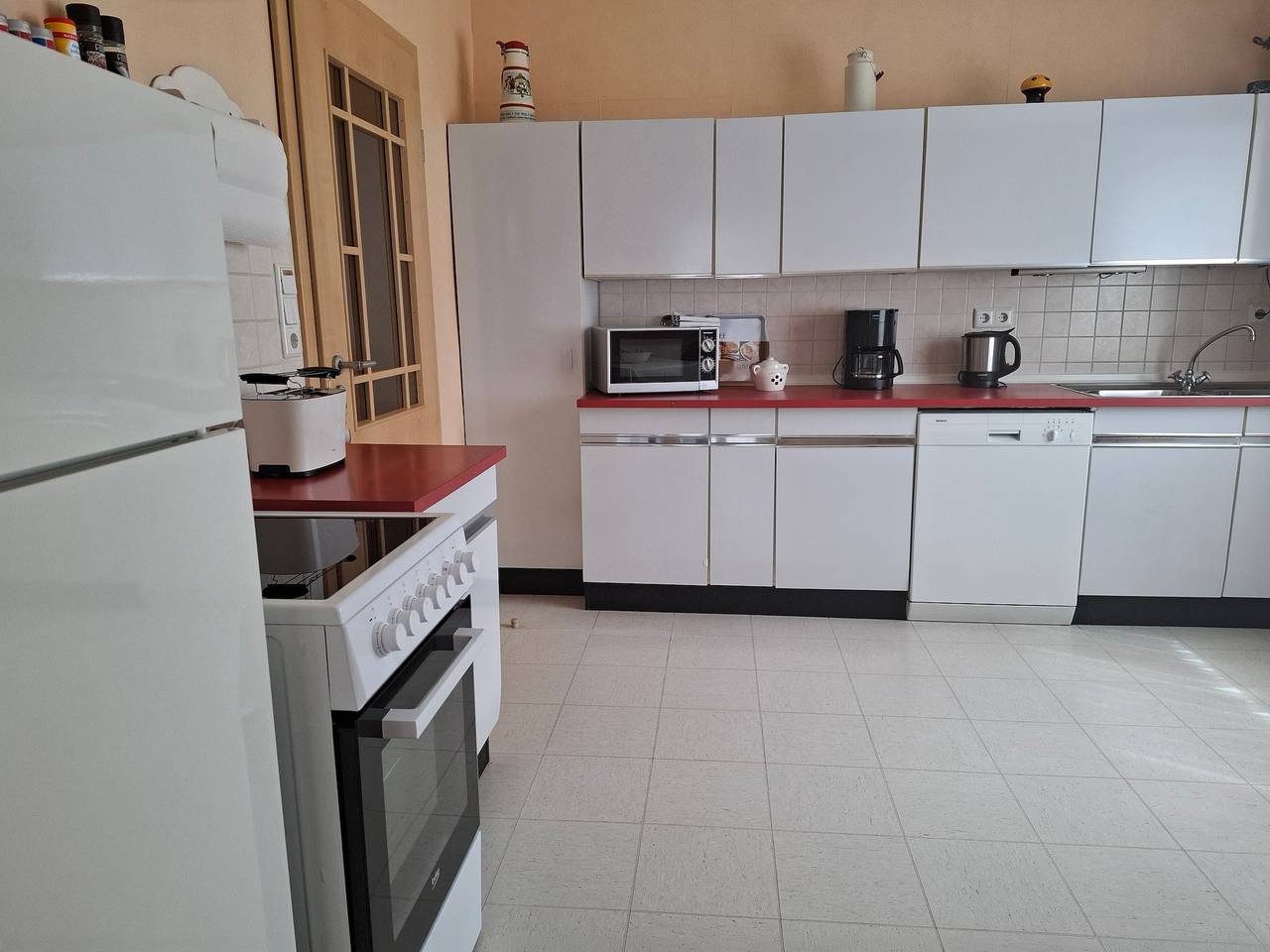 Ganze Wohnung, Ferienwohnung 'Waltraud, 105 qm' mit Panoramablick, privater Terrasse und Wlan in Hoppecke, Brilon
