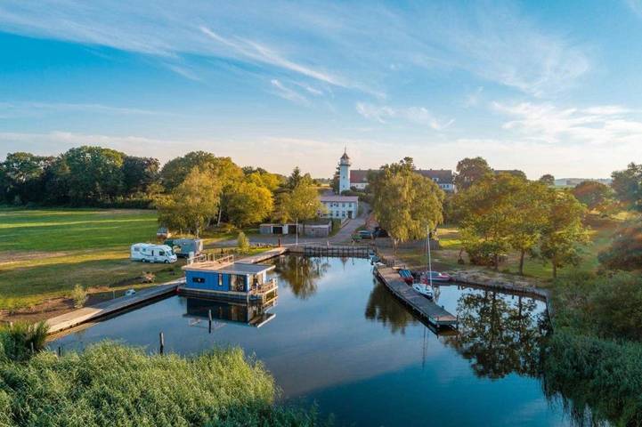 Boot für 4 Personen, mit Terrasse und Garten sowie Ausblick und Seeblick auf Usedom