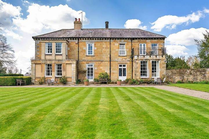 Holiday apartment for 4 people, with pool and hot tub in North Yorkshire