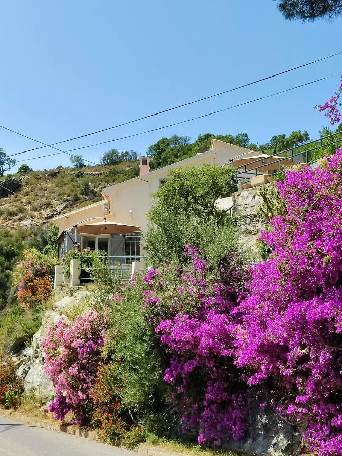Casa vacanza per 6 persone, con panorama e giardino, con animali domestici - 1