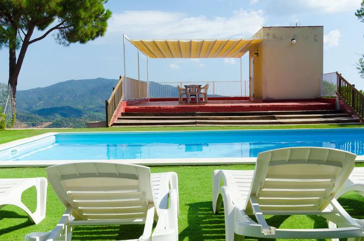 Casa rural para 12 personas, con jardín, Se admiten mascotas en Lloret de Mar - 2