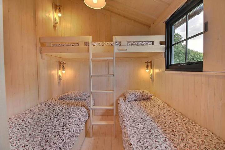 Gîte pour 5 personnes, avec jacuzzi ainsi que balcon et sauna à Ploemel - 2