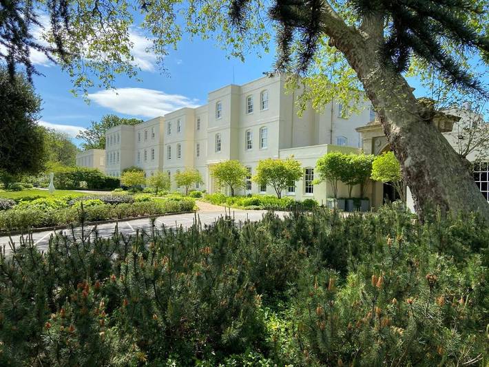 Apartamento para 2 personas, con Balcón y Jacuzzi además de Terraza y Jardín en St Albans