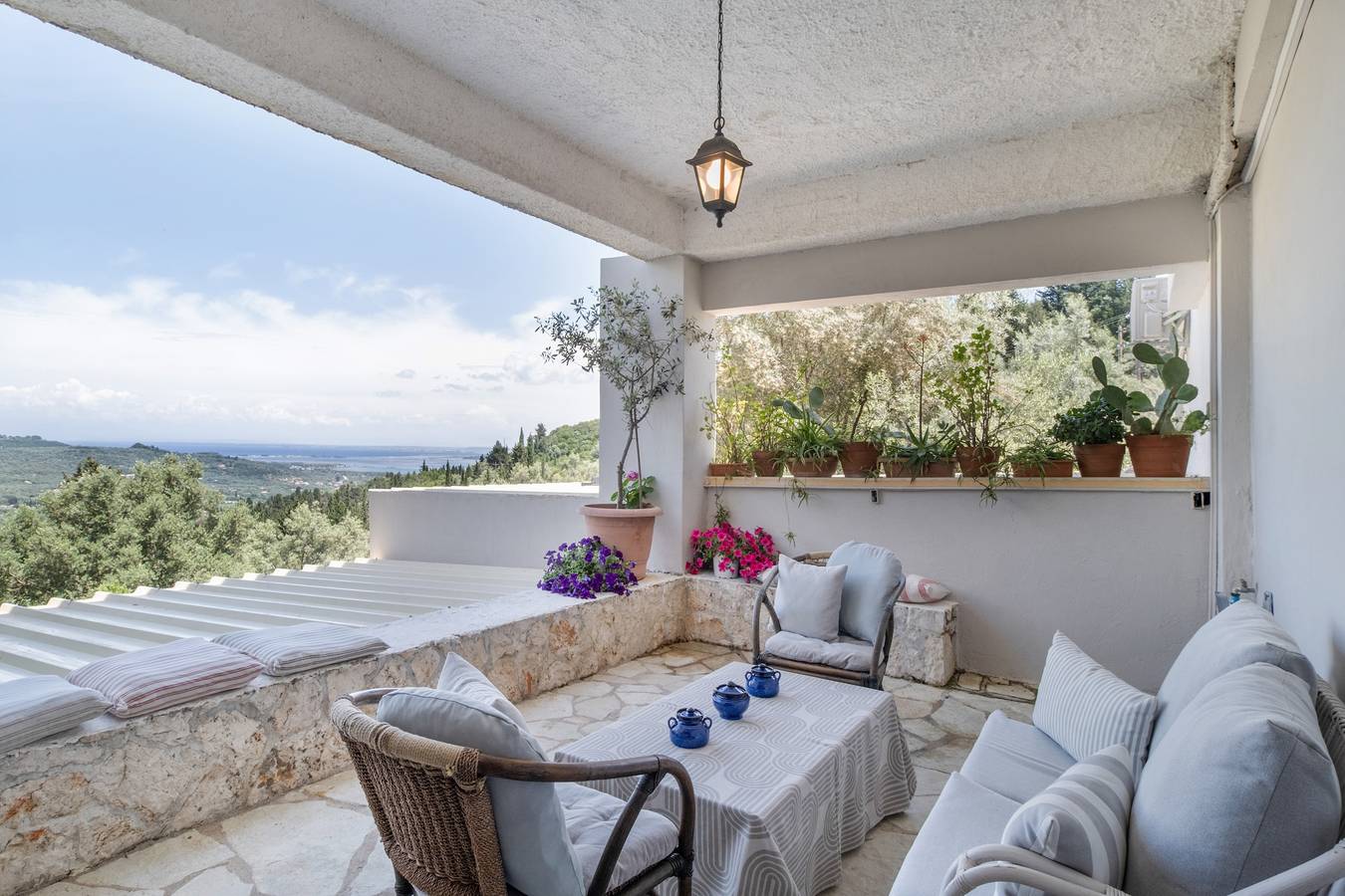 Holiday Home 'Stone House In Katouna with Garden' with Garden, Wi-Fi and Air Conditioning in Κατούνα, Ελλάδα