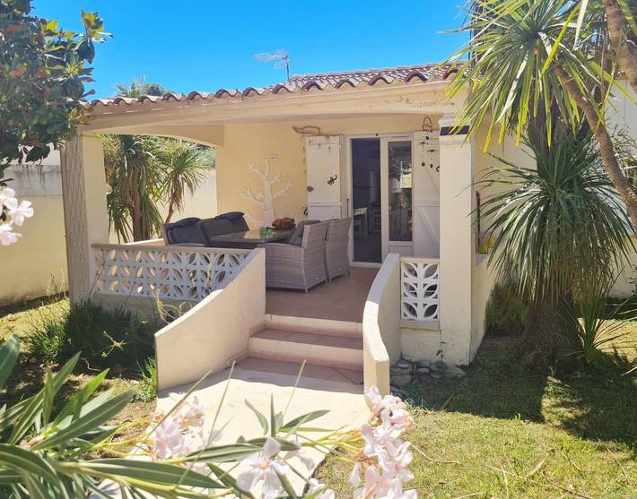 Maison de vacances pour 6 personnes, avec vue ainsi que piscine et jardin, adapté aux familles