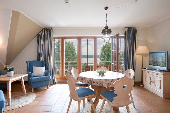 Ferienwohnung für 6 Personen, mit Balkon und Garten sowie Sauna und Seeblick in Pönitz am See - 2