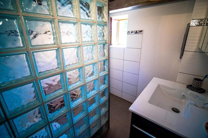 Location de vacances pour 4 personnes, avec terrasse et piscine à Livernon - 4