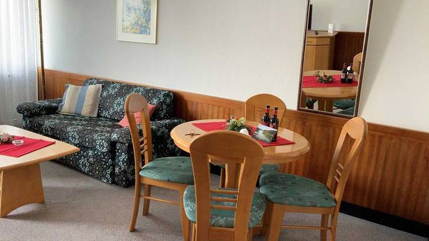 Ferienwohnung für 2 Personen, mit Ausblick und Seeblick sowie Balkon in Bad Malente