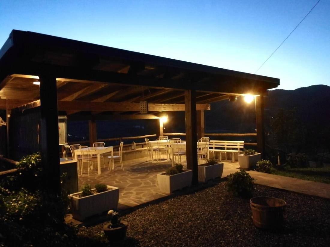 Bed and Breakfast for 4 people with garden in Vesime, Langhe