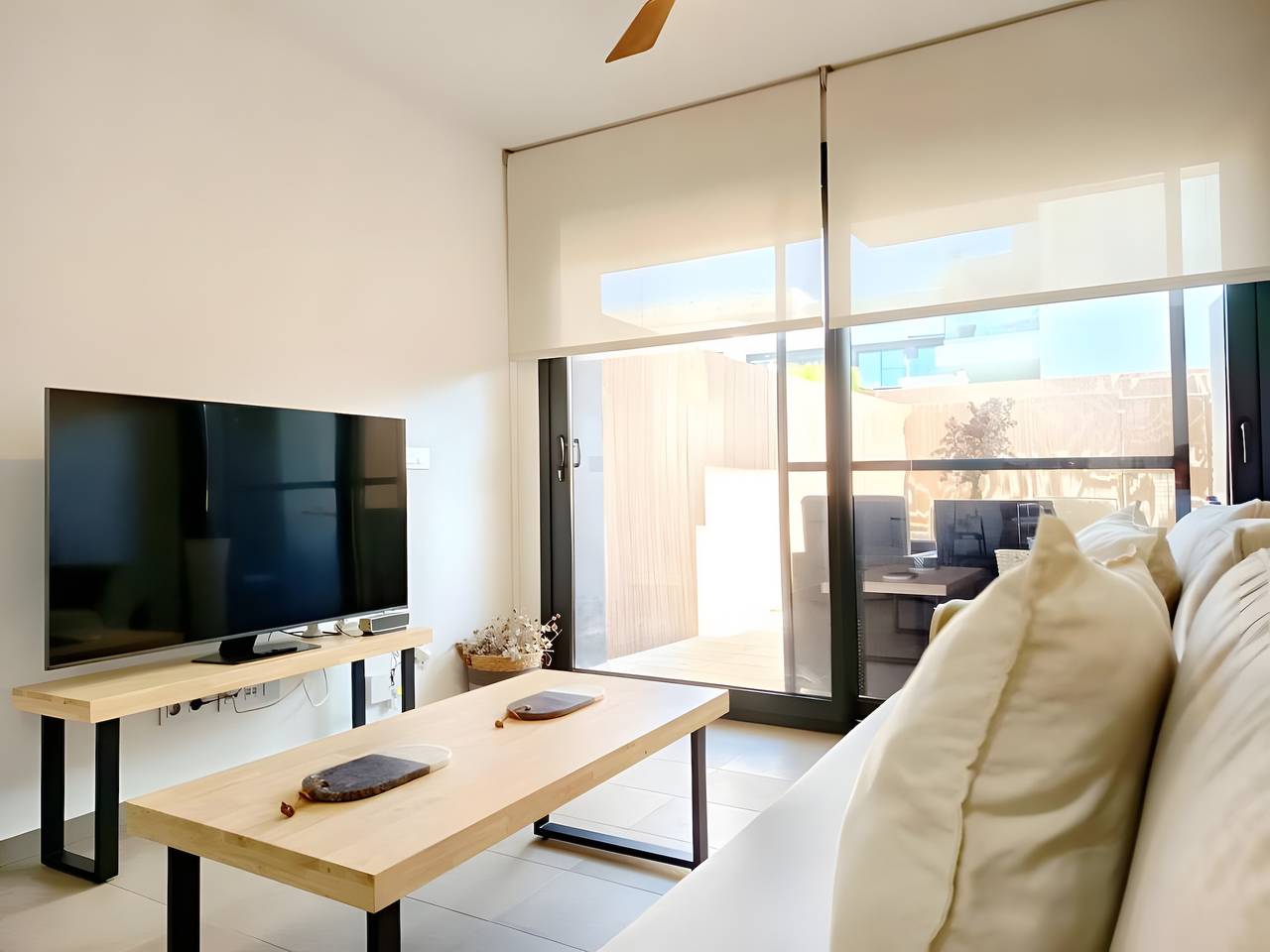 Casa vacacional 'Casa Bakara La Brisa Zahara Beach' con piscina compartida, terraza privada y Wi-Fi in Zahara de los Atunes, Barbate