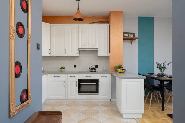 Ganze Wohnung, Cozy Apartment with Balcony | Quiet Neighborhood in Bielany, Warschau