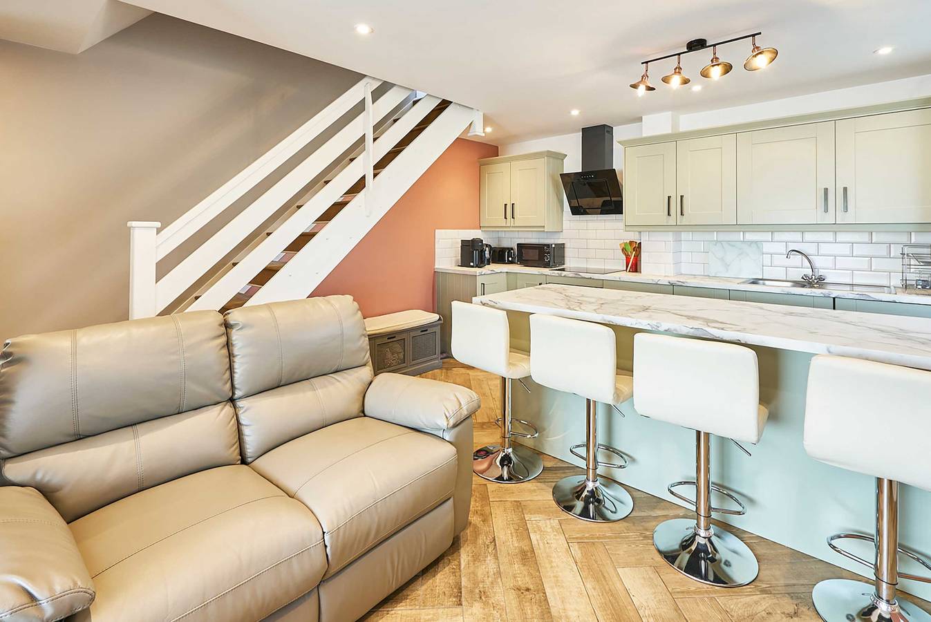 Host & Stay | Knights Manor Way in Dartford, Kent
