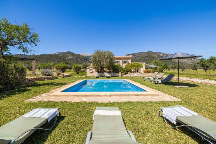 Villa 'Casa De Los Almendros' mit Bergblick, privatem Pool und Wi-Fi in Selva, Mallorca Inselmitte