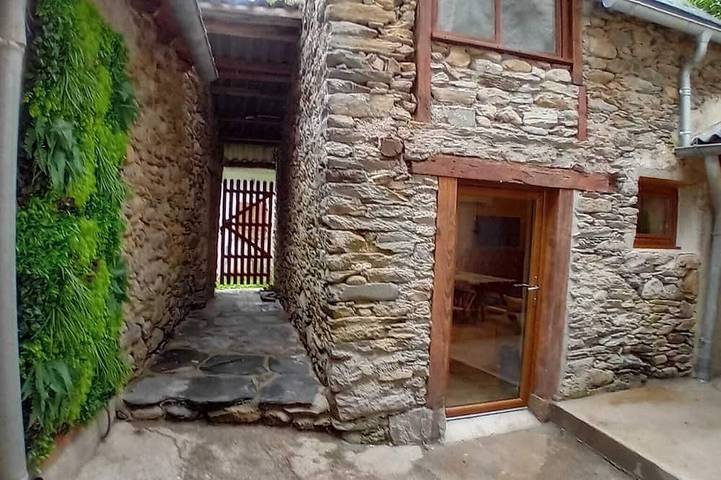Location de vacances pour 3 personnes, avec Terrasse à Couflens