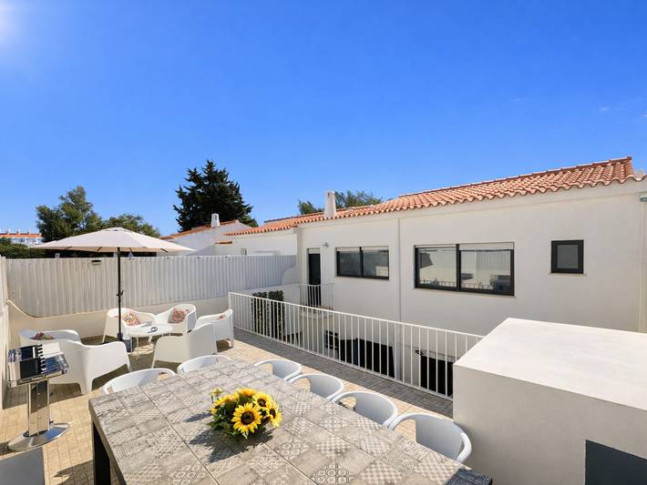 Gîte pour 12 personnes, avec Balcon et Terrasse ainsi que Jardin et Piscine à Albufeira