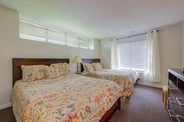 Villa for 9 Guests in Forest Beach, Beaufort County, Picture 2