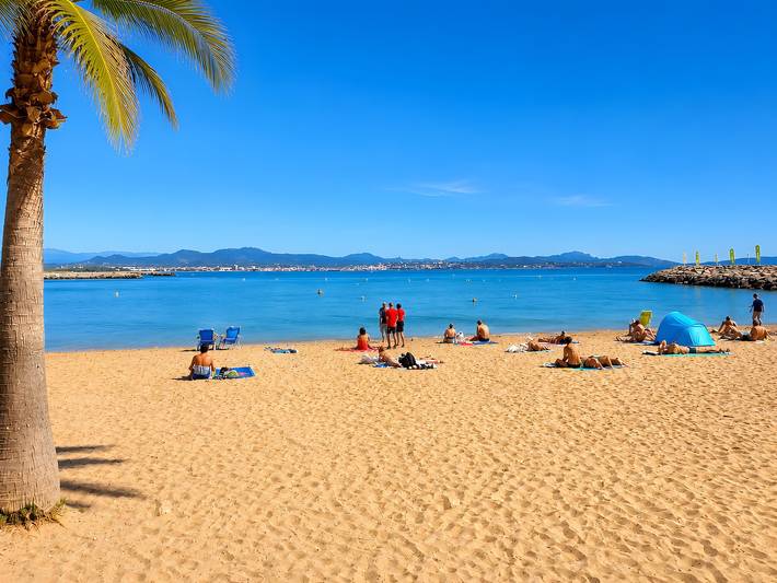 Appartement entier, Charmant duplex à Saint-Aygulf – À seulement 300 m de la plage in Saint-Aygulf, Fréjus