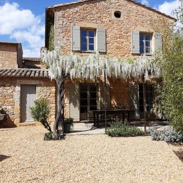 Gîte pour 6 personnes, avec terrasse à Aigaliers