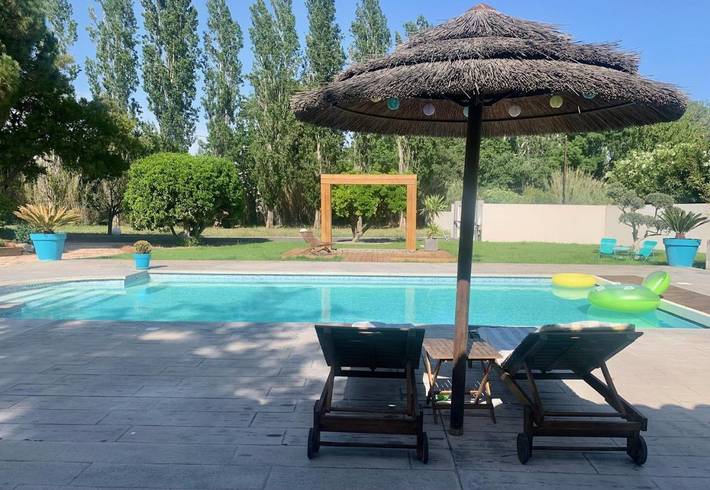 Ferienhaus für 4 Personen, mit Whirlpool und Terrasse sowie Garten und Pool in Valros