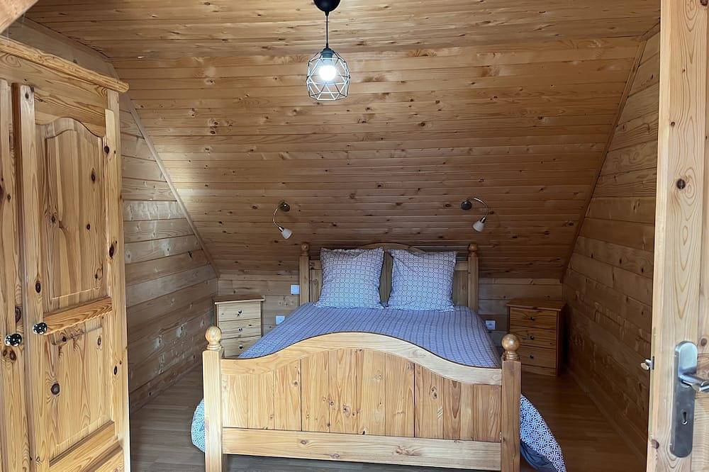 A louer chalet \"Les Genets\" de 70 M2 a 250 m du lac Chambon in Murol, Parc naturel régional des Volcans d'Auvergne
