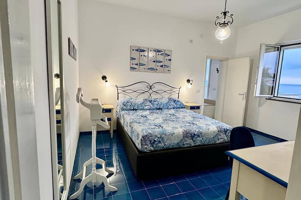 Villa Amare with beach and breathtaking view. in San Cosma, Costa Amalfitana