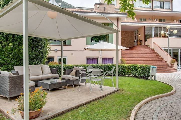 Casa de vacaciones para 4 personas, con sauna además de jardín y piscina - 1