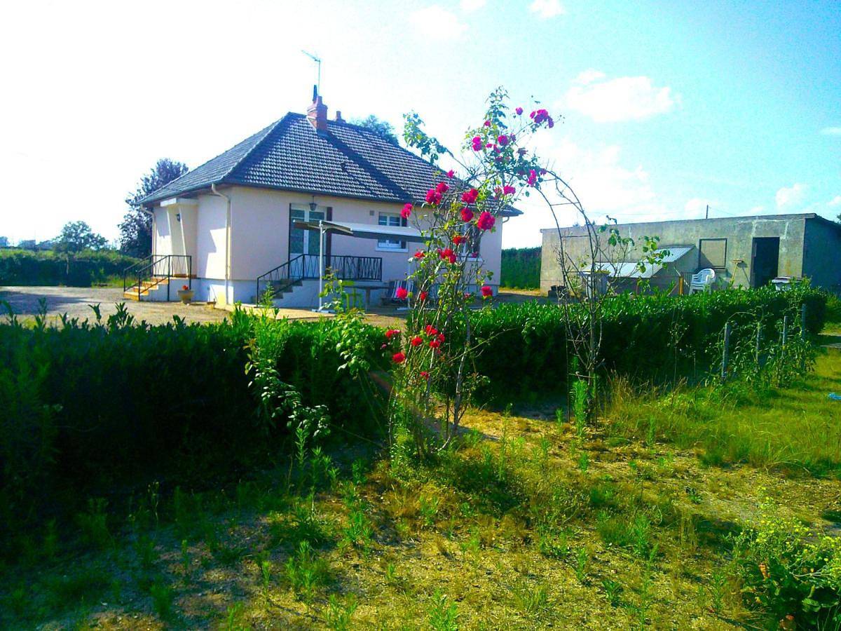 Le pavillon a la campagne in La Perche, Saint-Amand-Montrond