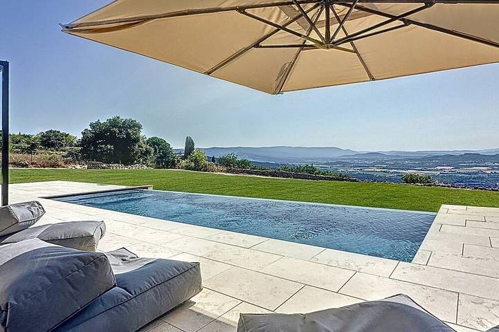 Gîte pour 8 personnes, avec piscine à Gordes