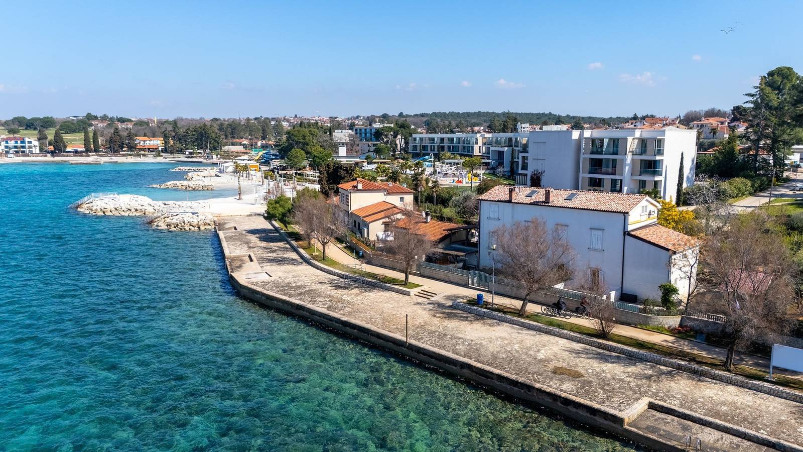 Casa Bugarin mit direktem Zugang zum Strand, in erster Reihe zum Meer in Poreč, Grad Poreč