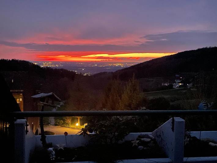 Ferienwohnung für 4 Personen, mit Balkon und Pool sowie Sauna und Ausblick