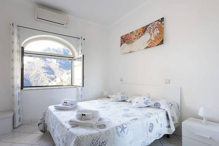 Appartamento intero, Stupenda casa con parcheggio privato incluso e vista su Positano in Positano, Sorrento Coast
