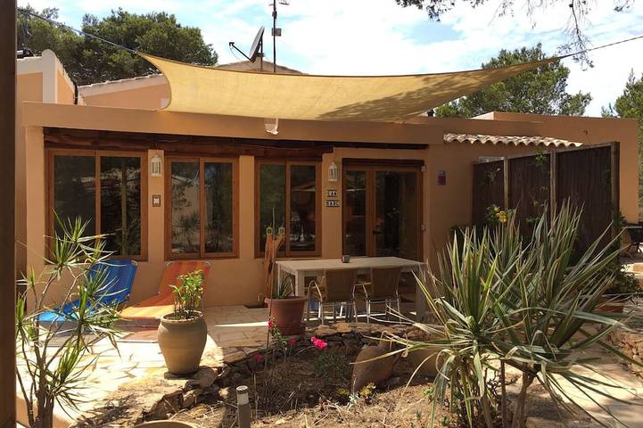 Ferienhaus für 2 Personen, mit Terrasse und Pool auf Formentera