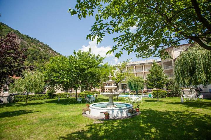 Casa rural con piscina para 2 personas, con piscina además de terraza y jardín en Ripollès - 4