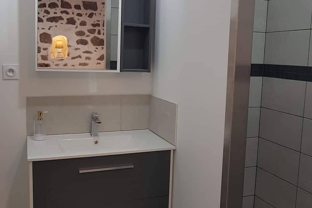 Entire apartment, Appartement Entre Saint-malo, Dinard, Dinan et Dol in Miniac-Morvan, Saint-Malo region