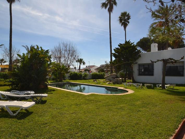 Villa Oasis con piscina privada in Platja de Riumar (Deltebre), Riumar