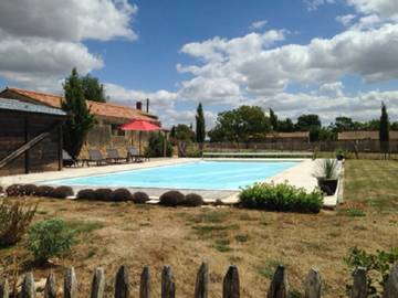 Cottage pour 10 personnes, avec terrasse ainsi que piscine et jardin à Saint-Cyr-en-Talmondais