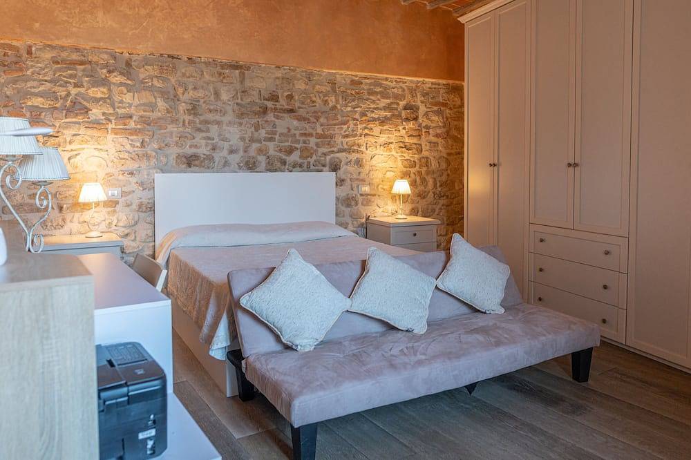 Entire apartment, Cozy apartment 50 meters from Central Todi Square in Todi, Perugia Province