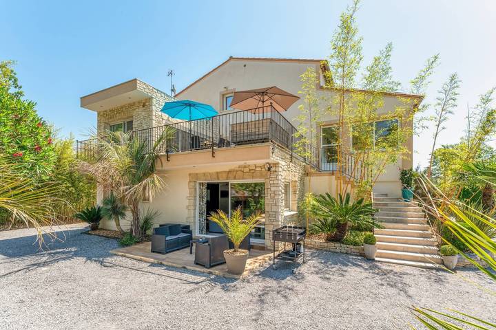 Gîte pour 14 personnes, avec Jacuzzi et Jardin dans le Gard - 4