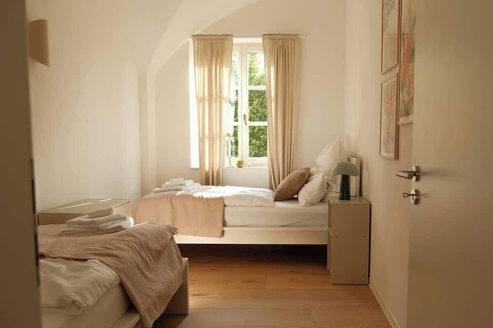 Ganze Wohnung, Haustierfreundliche Komfort-Fewo mit 2 Schlafzimmern & Wintergarten in Neustadt an der Weinstraße, Deutsche Weinstraße
