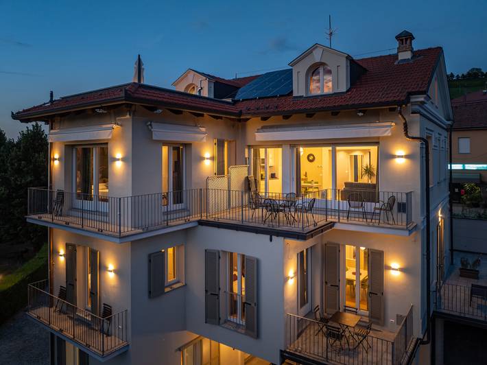 Ferienwohnung für 2 Personen, mit Balkon und Terrasse in Alba