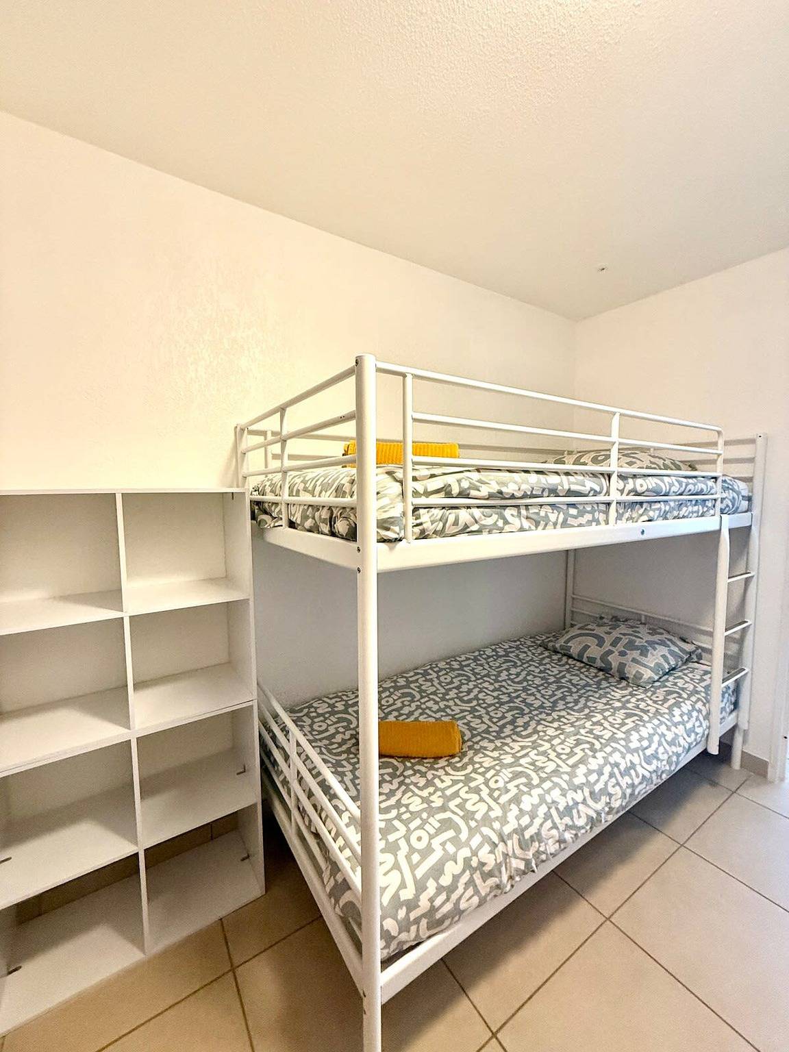 Entire apartment, Le pêcheur - Cosy Studio au bord de mer & parking in Le Brusc, Six-Fours-les-Plages