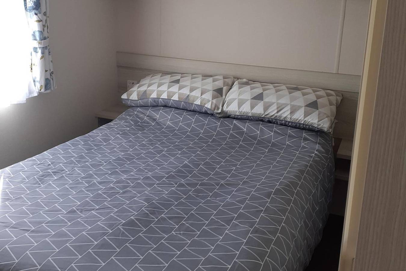 Perranporthcaravan/2bedroom/Tv/Gasfire in Perranporth, Cornwall