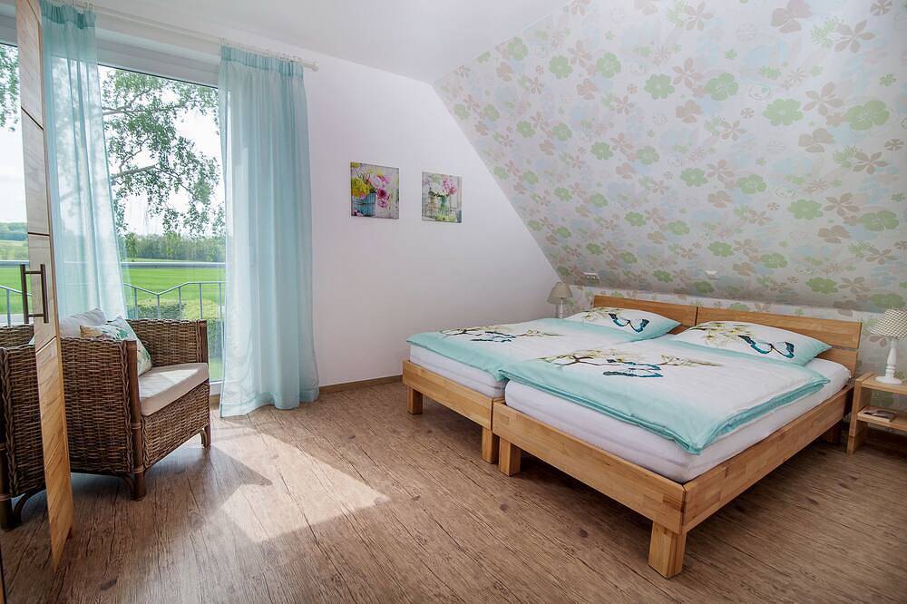 Ganze Wohnung, \"Landhaus Rothenburg\" - modernes Haus in freier Natur vor den Toren Rothenburgs in Rothenburg ob der Tauber, Taubertal