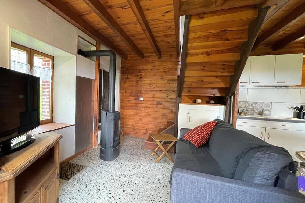 Écrin de verdure pour couple avec parking in Châtel-Montagne, Région de Vichy