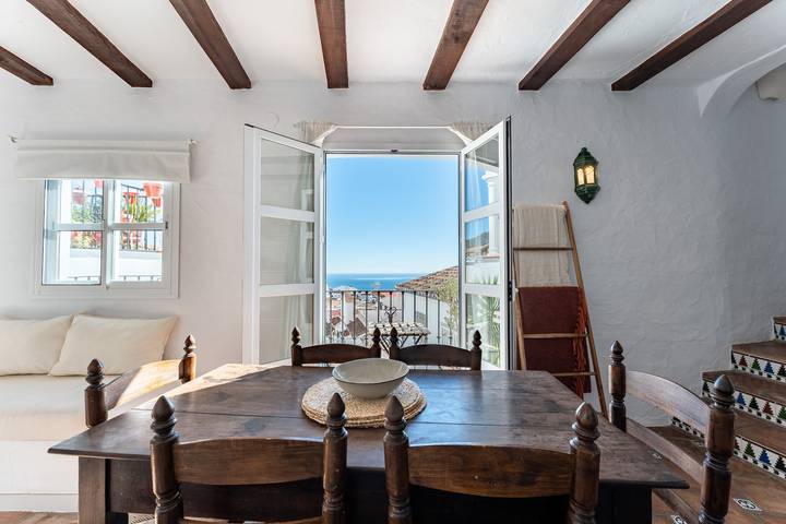 Apartment 'La Cueva' with Sea View, Terrace & Wi-Fi in Mijas Pueblo, Mijas
