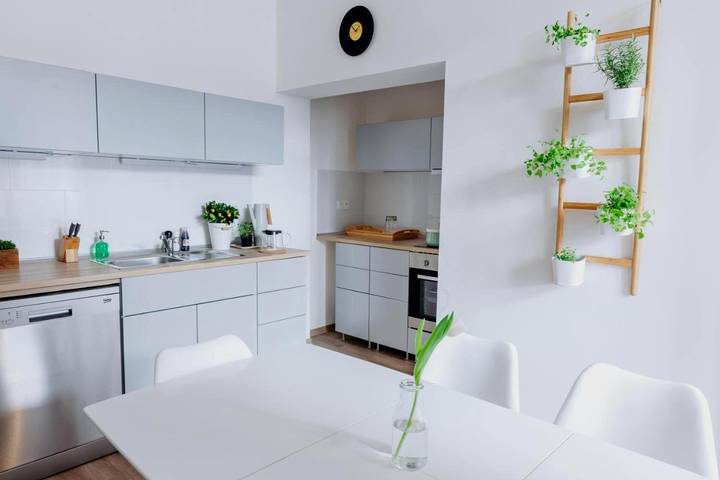 Studio Apartment with Balcony in Nové Město (Praha), Prag