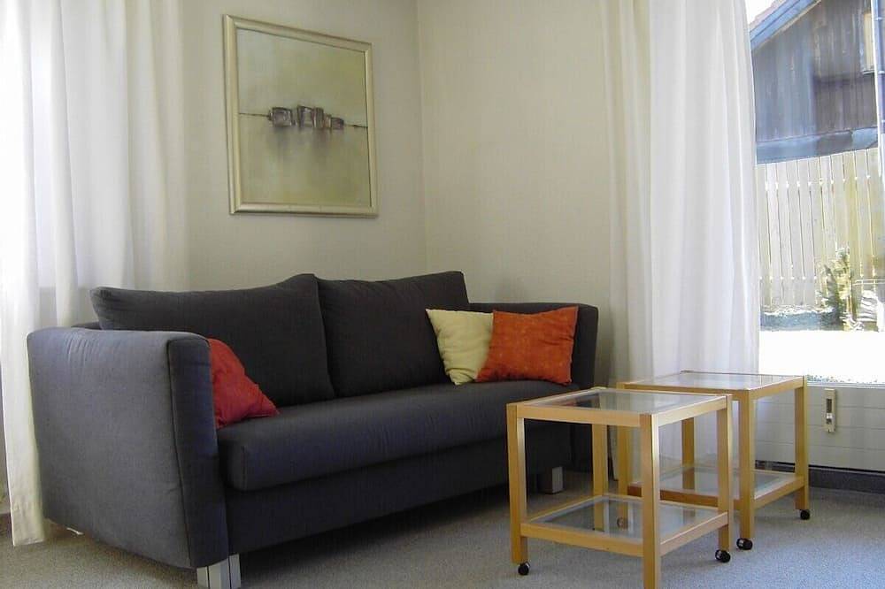 Ganze Wohnung, Großzügige, helle Fewo, große Sonnenterrasse (Südwest) mit Bergblick in Langenwang, Fischen