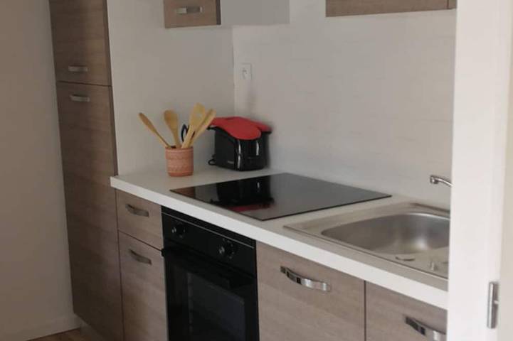 Appartement de vacances pour 2 personnes, avec Terrasse ainsi que Jardin et Piscine à Lussan