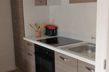 Gîte pour 2 personnes, avec jardin ainsi que terrasse et piscine, animaux acceptés à Lussan